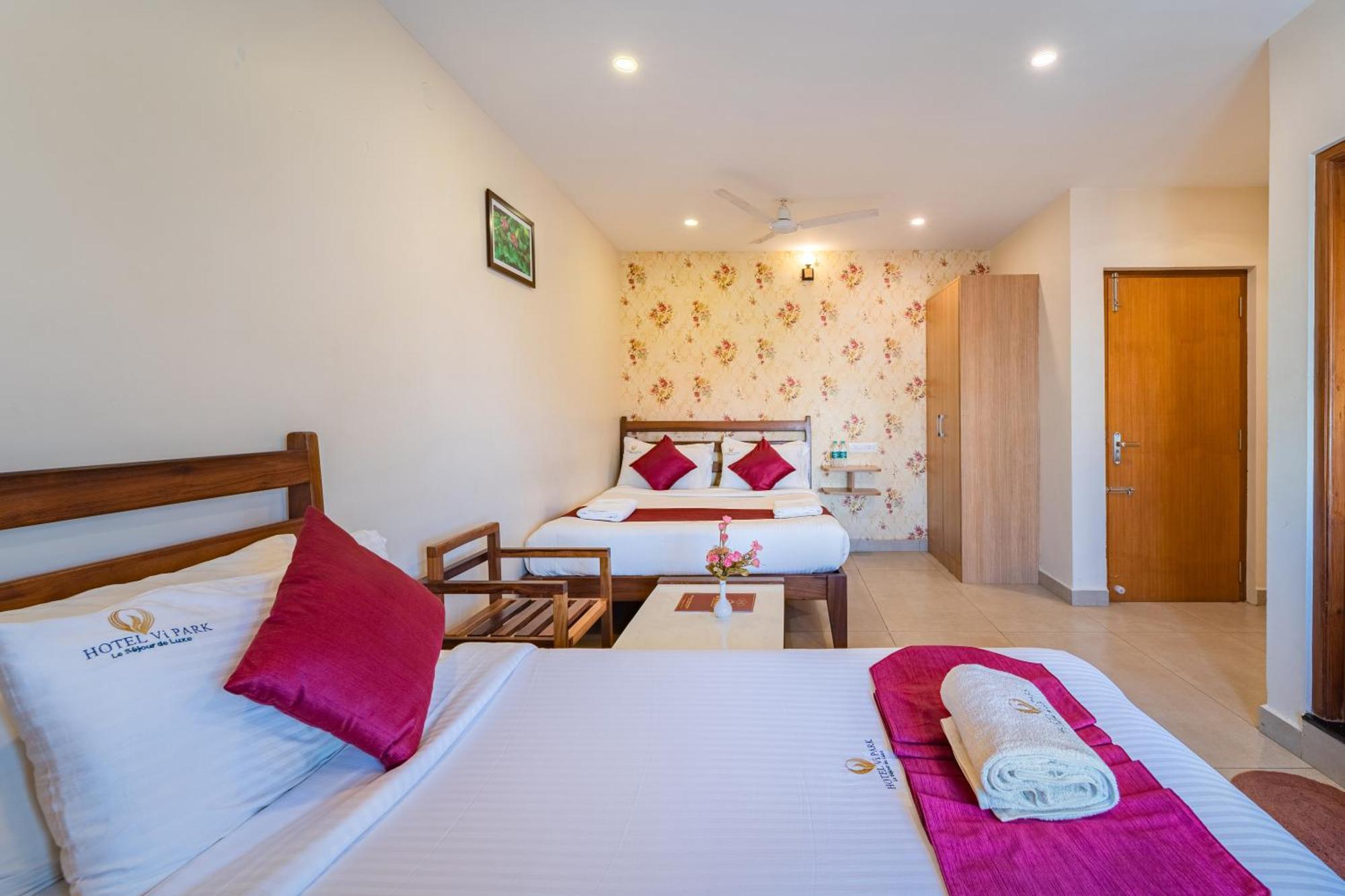 Hotel VI Park - City Centre Puducherry Buitenkant foto