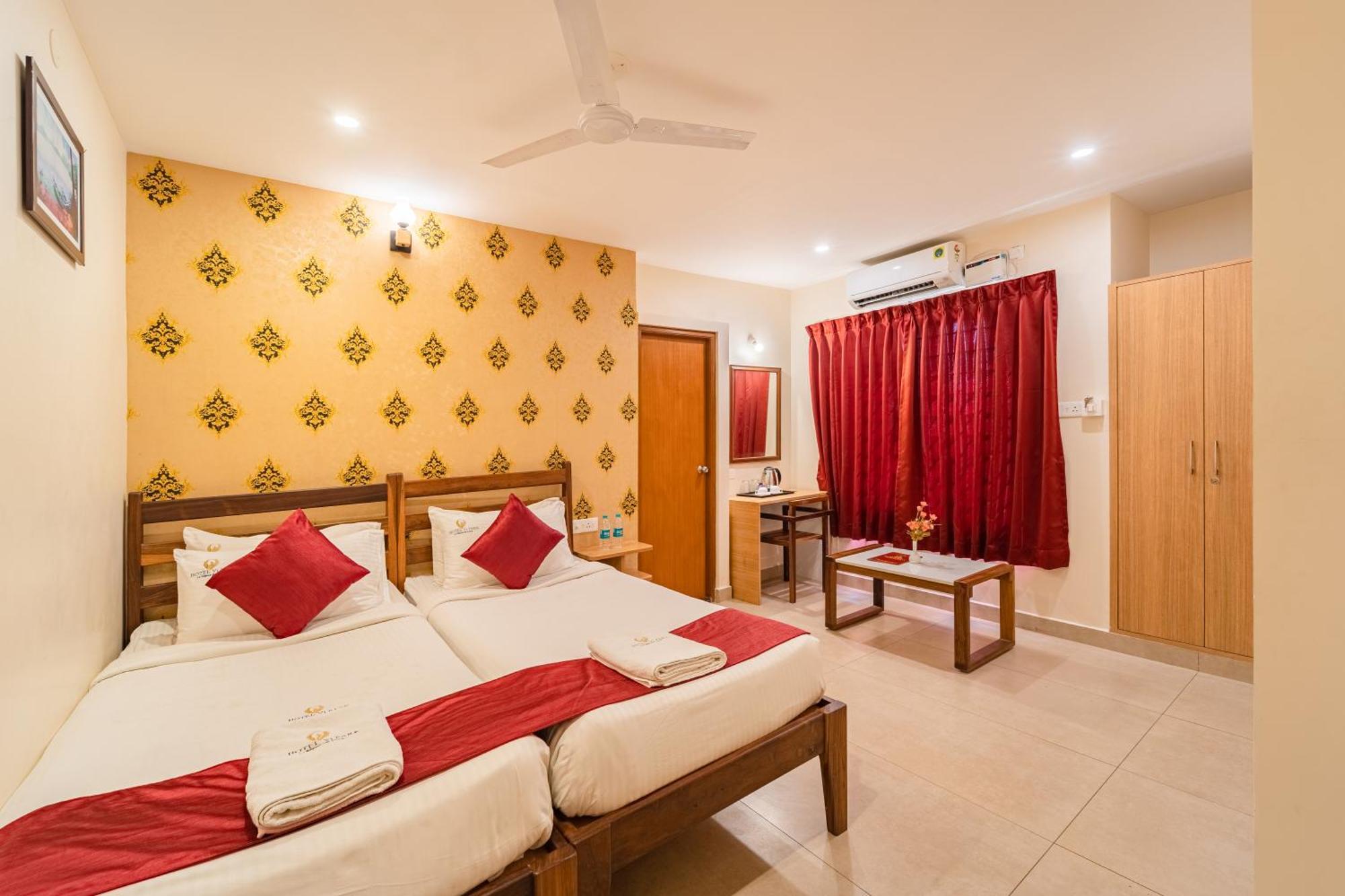 Hotel VI Park - City Centre Puducherry Buitenkant foto