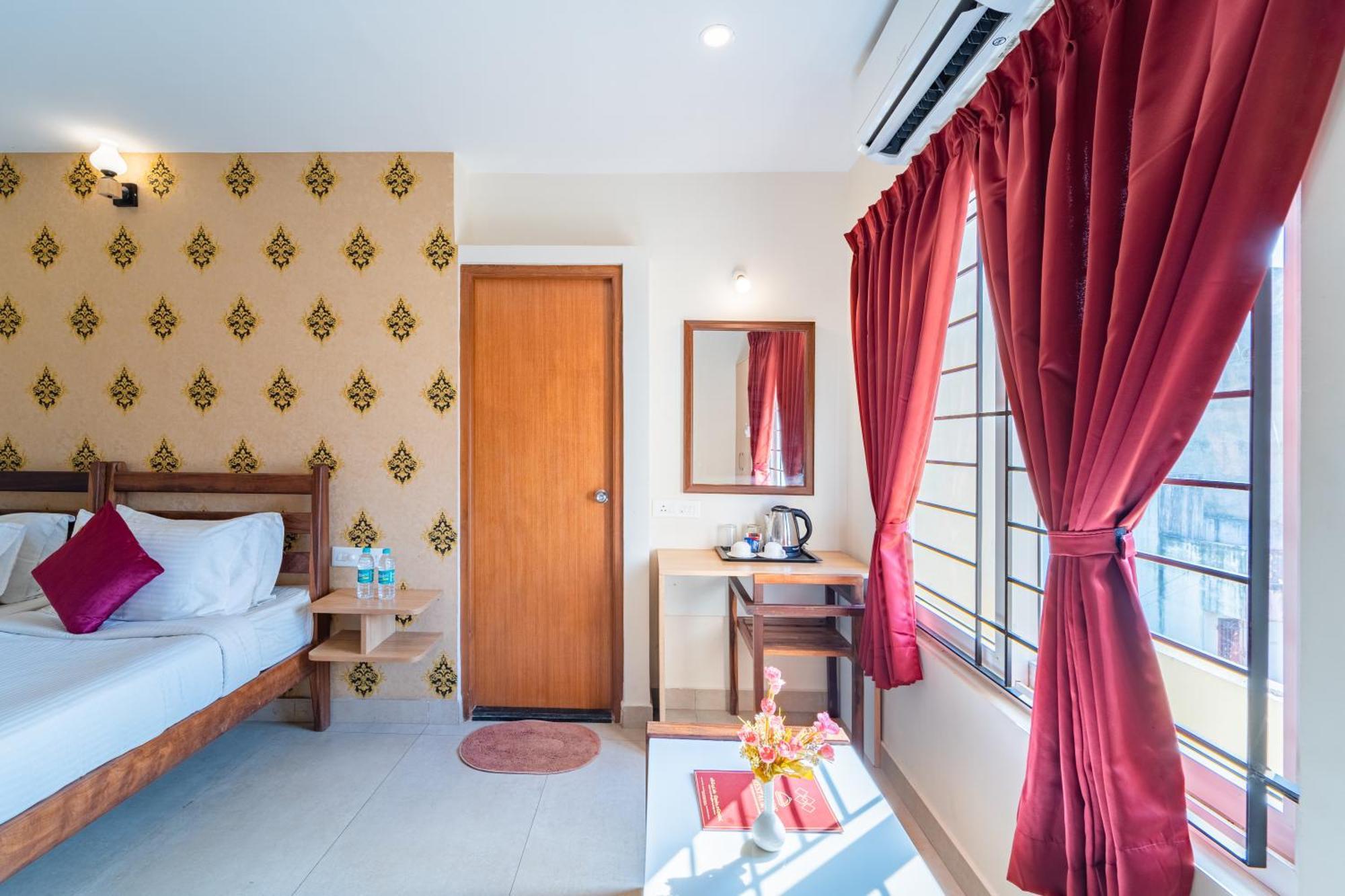 Hotel VI Park - City Centre Puducherry Buitenkant foto