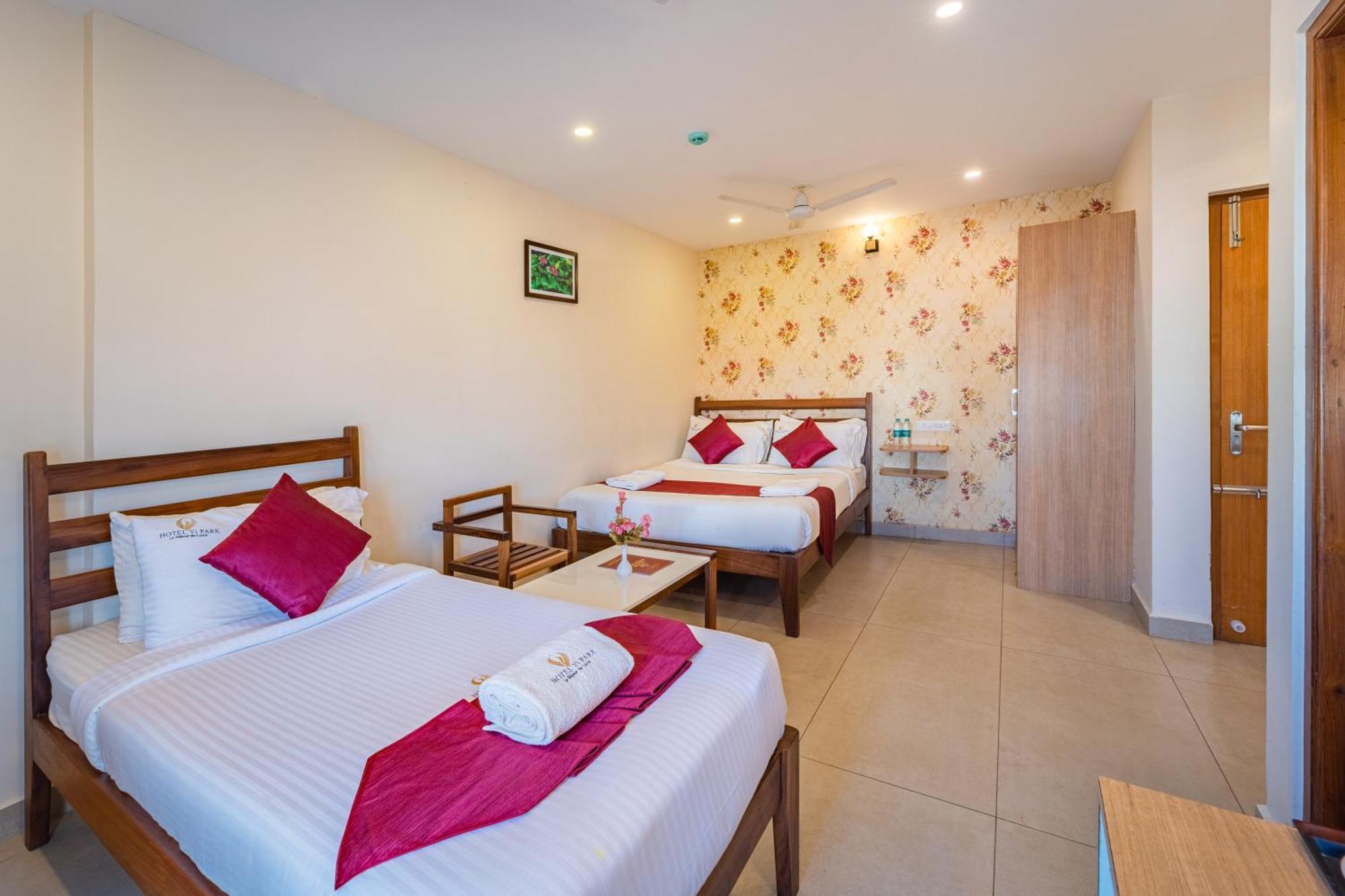 Hotel VI Park - City Centre Puducherry Buitenkant foto