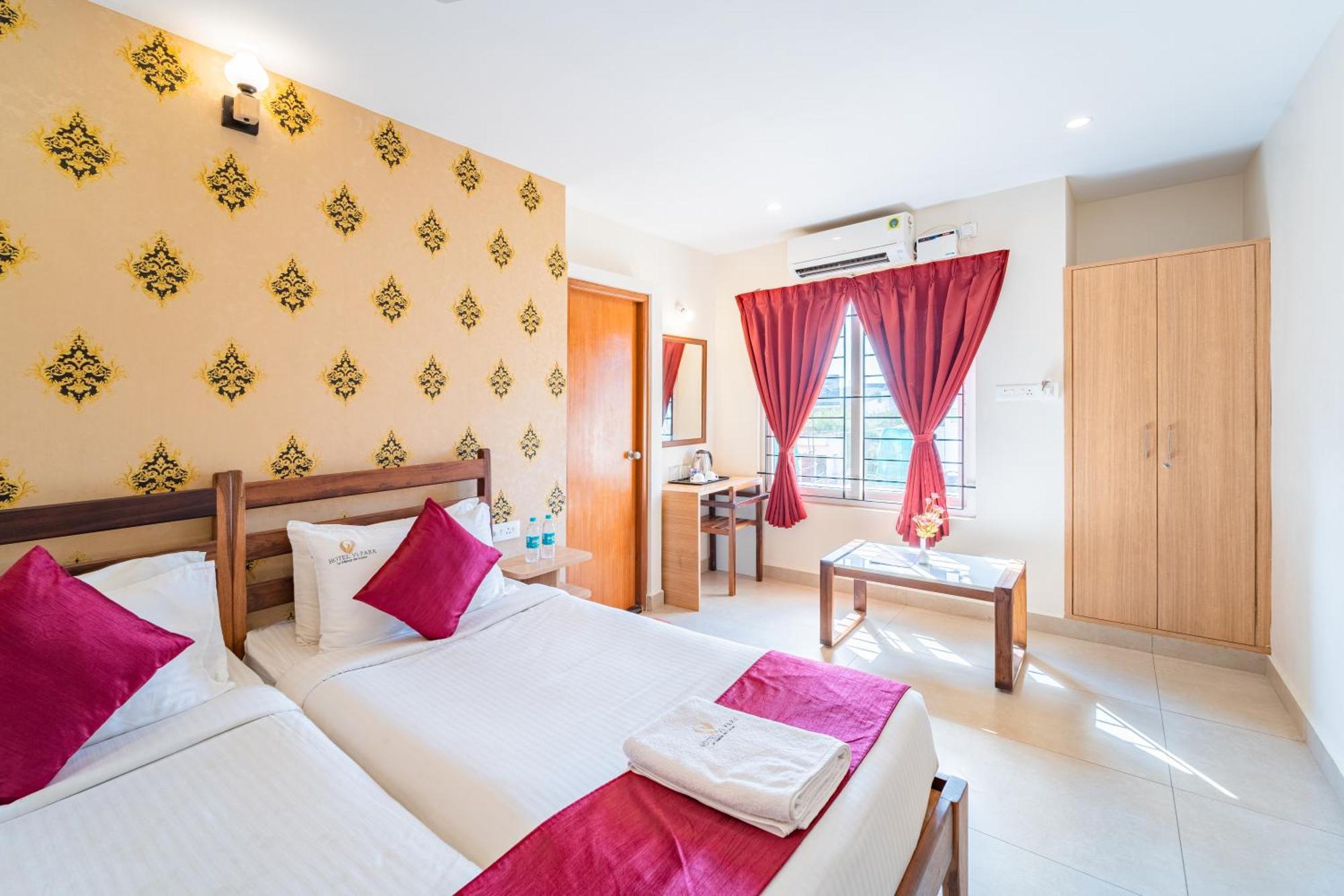 Hotel VI Park - City Centre Puducherry Buitenkant foto