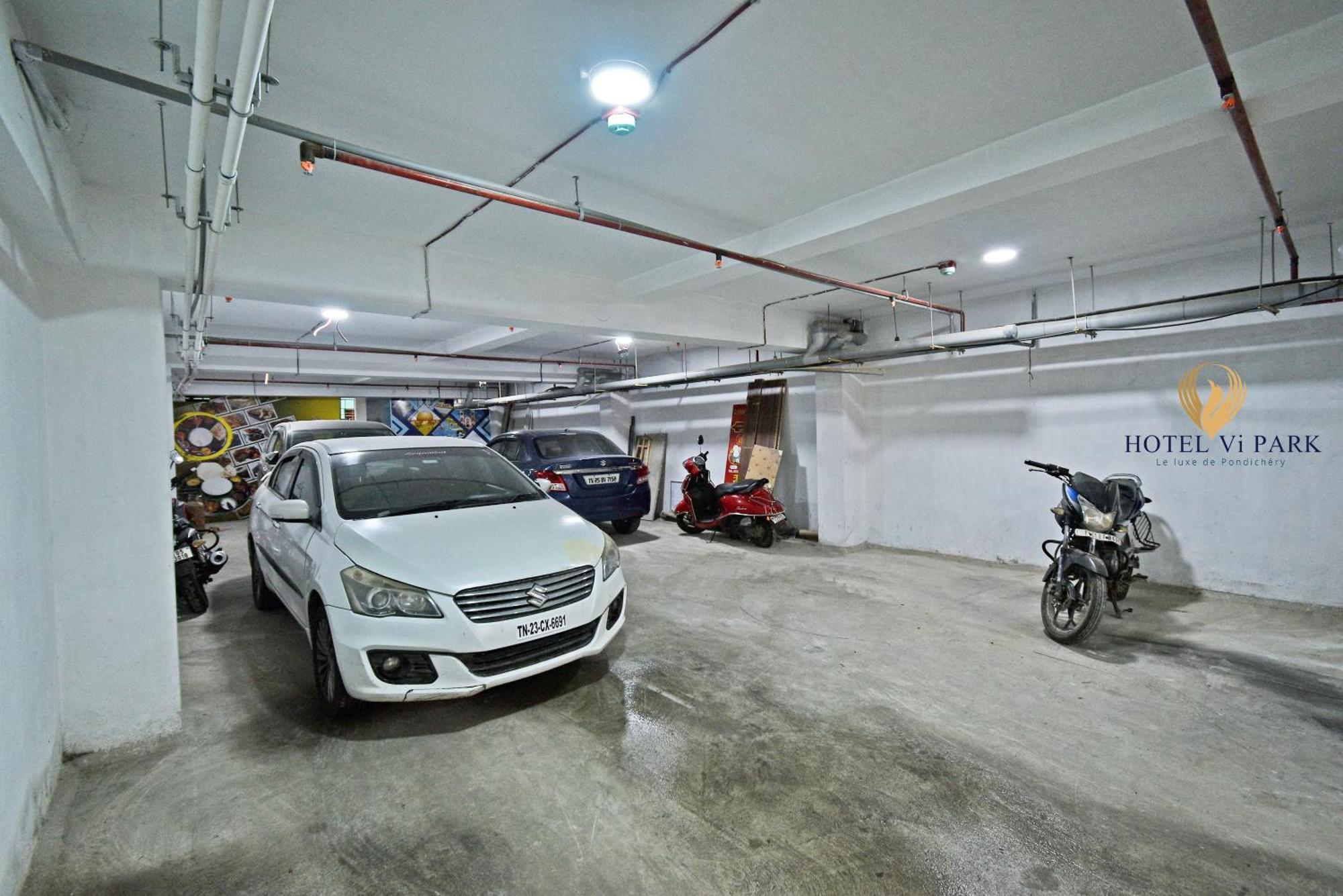 Hotel VI Park - City Centre Puducherry Buitenkant foto