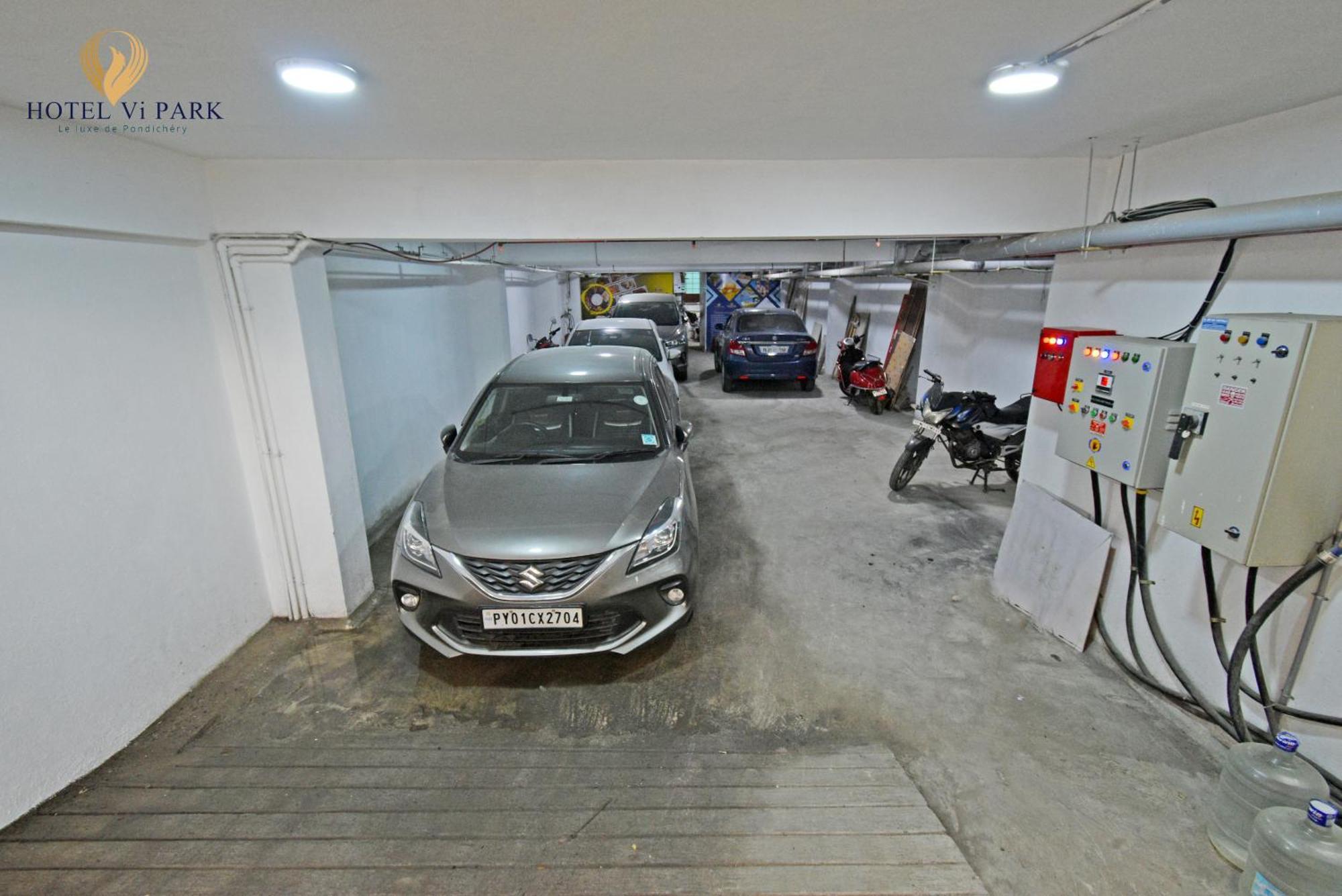 Hotel VI Park - City Centre Puducherry Buitenkant foto