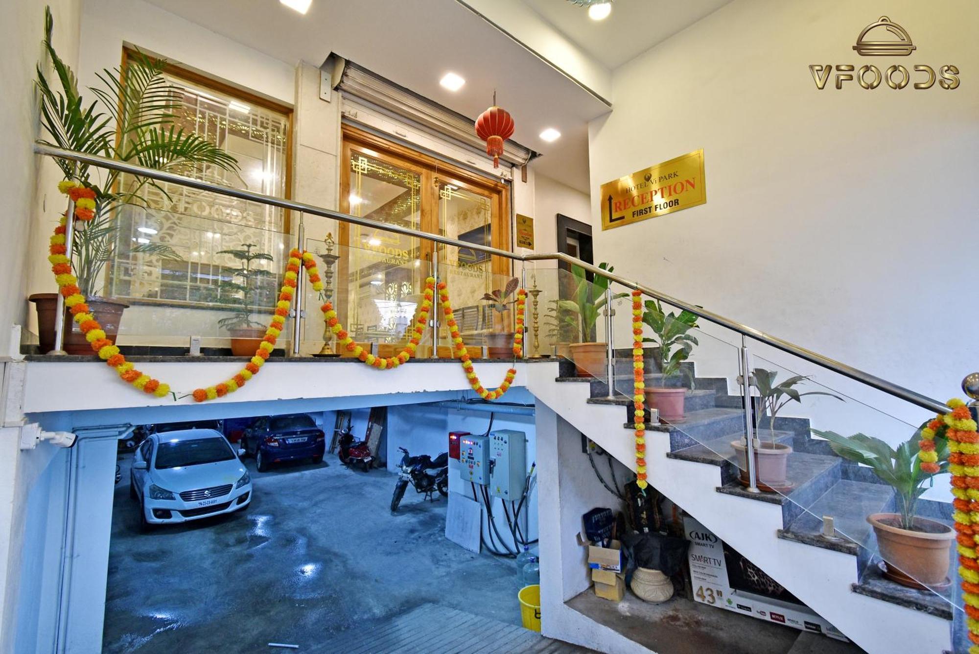 Hotel VI Park - City Centre Puducherry Buitenkant foto