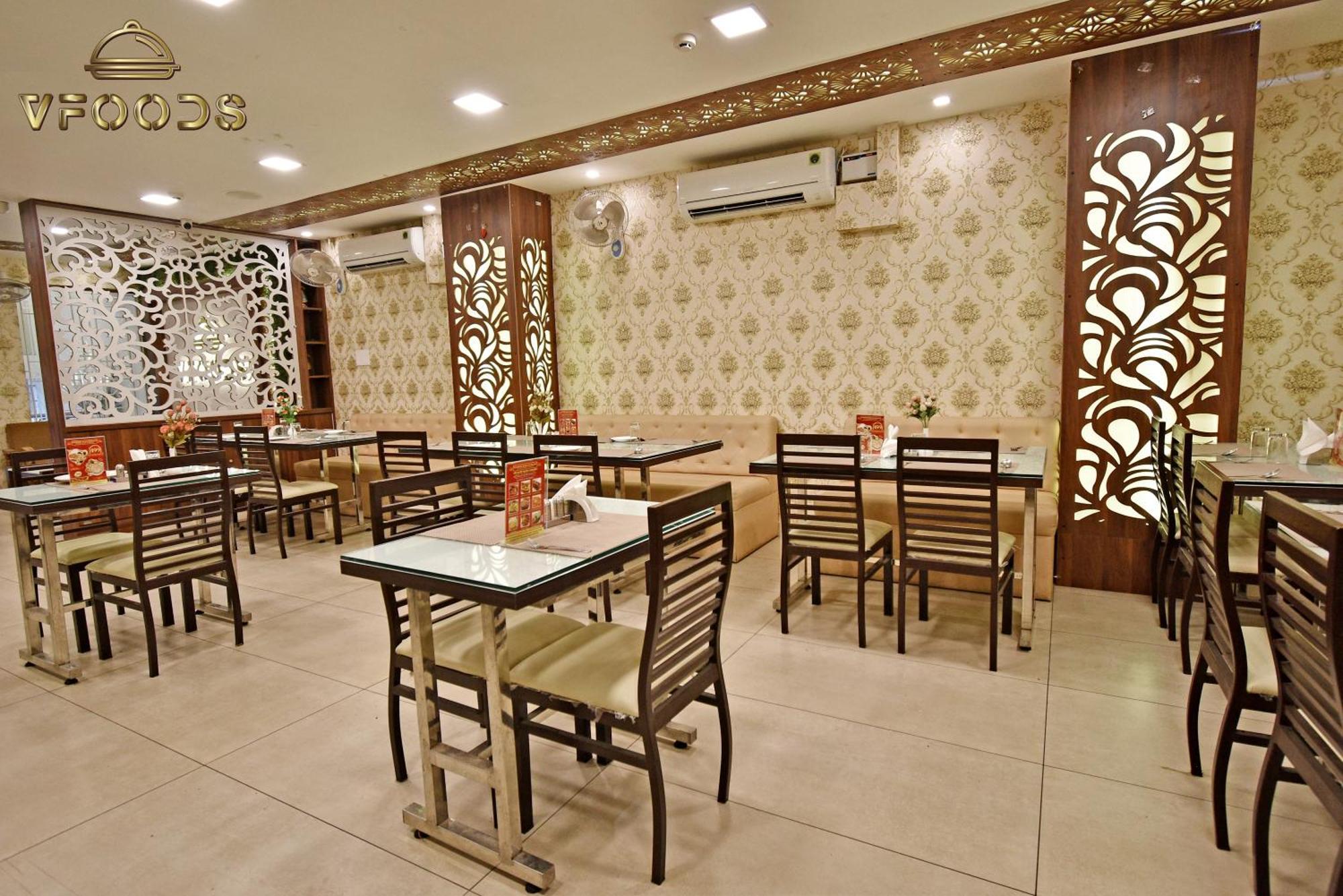 Hotel VI Park - City Centre Puducherry Buitenkant foto