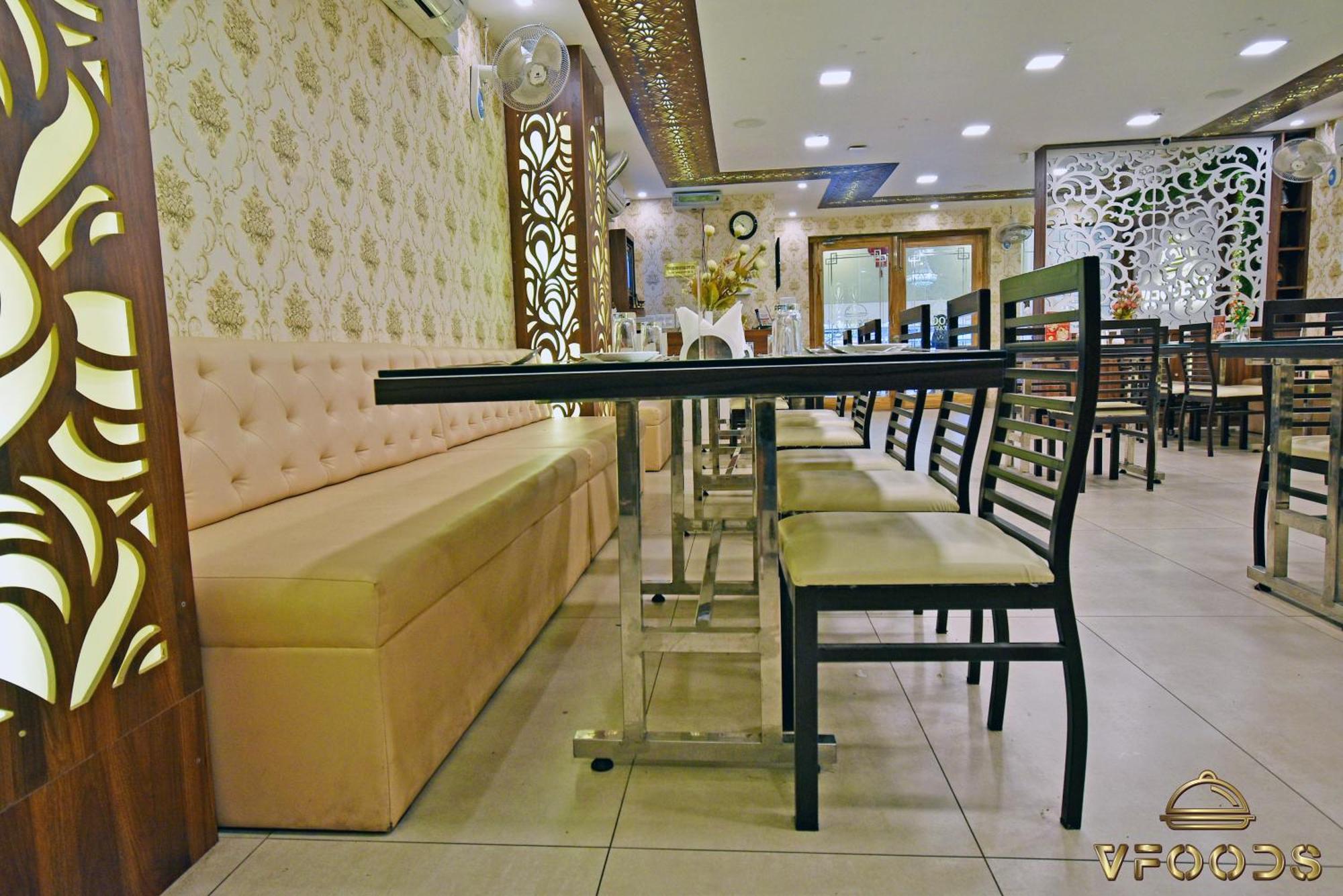 Hotel VI Park - City Centre Puducherry Buitenkant foto