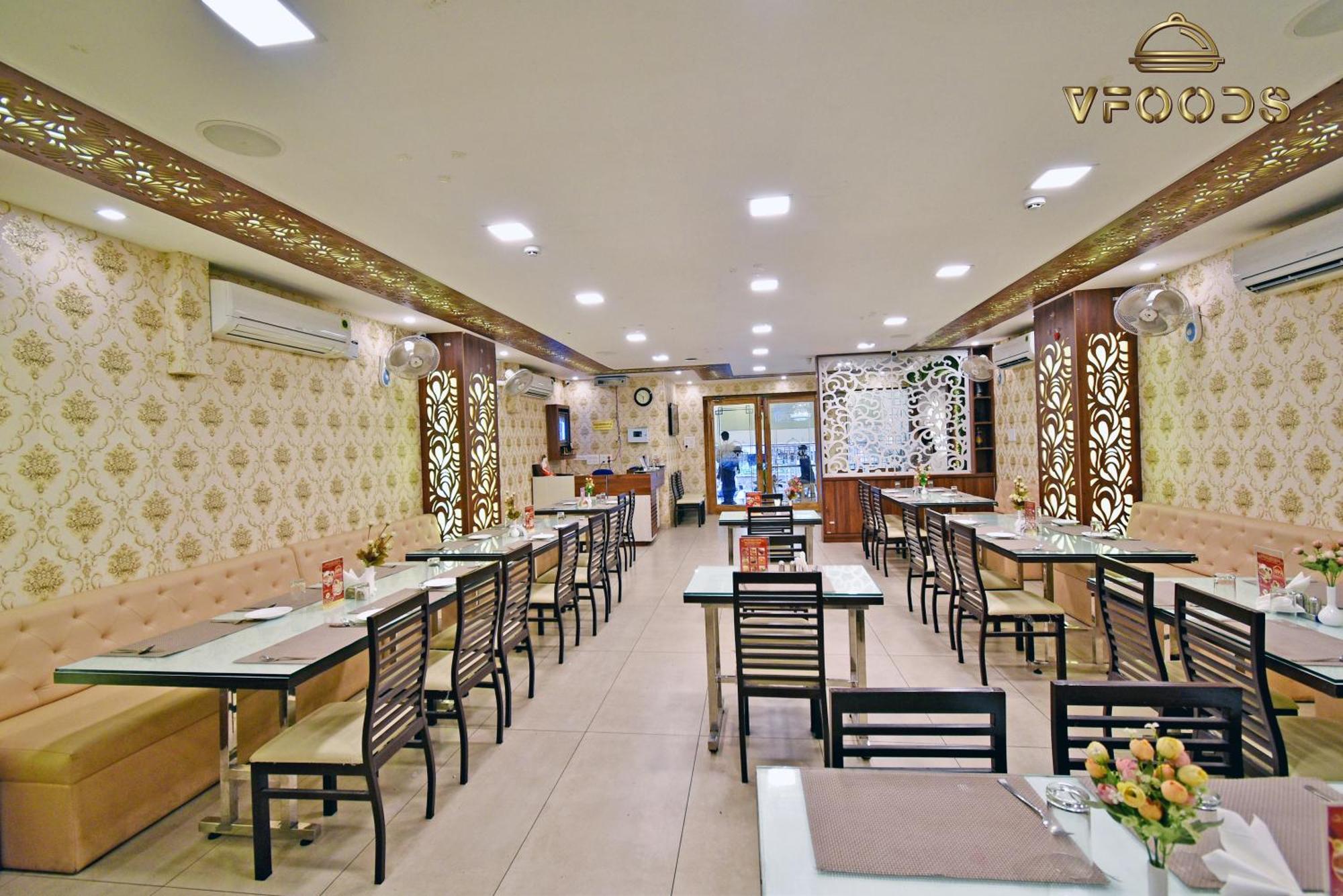Hotel VI Park - City Centre Puducherry Buitenkant foto