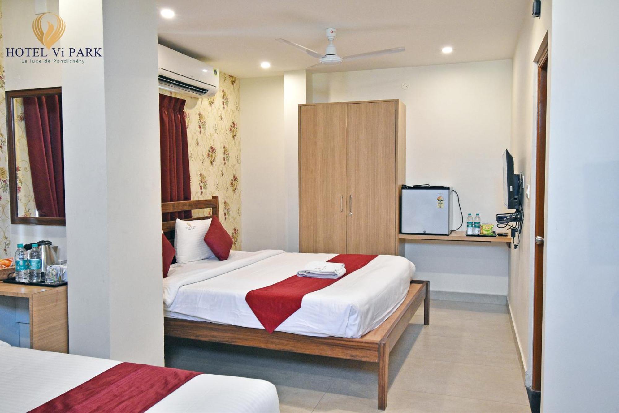 Hotel VI Park - City Centre Puducherry Buitenkant foto